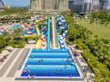 ROYAL HOLIDAY PALACE Pools & Beach